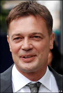 44518033_andrew_wakefield_pa203x300