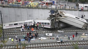 tren-deraiat-in-spania-locomotiva-a-luat-foc-si-13-vagoane-au-sarit-de-pe-sine-cel-putin-15-morti-218750