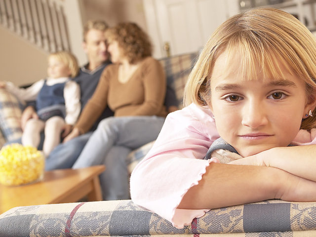 Acorzi-atentie-doar-unuia-dintre-copiii-tai