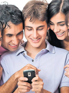 601-tineri-telefon-mobil_eafe1b0c05