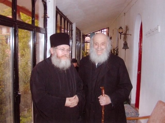 agios-gerontas-amvrosios-kai-gerontas-efraim-vatopaidinos-02