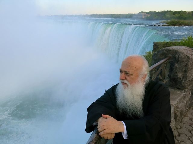 541826_523149471098319_690863377_n