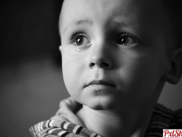 PxlShot_concurs-foto-alb-negru-fotografia-de-portret-tristetia-pe-chip-de-copil-9014_revision_0_small