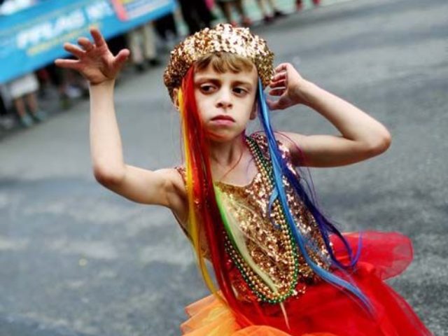 boy-dances-in-gay-pride-parade-mom-wins-at-parenting-0