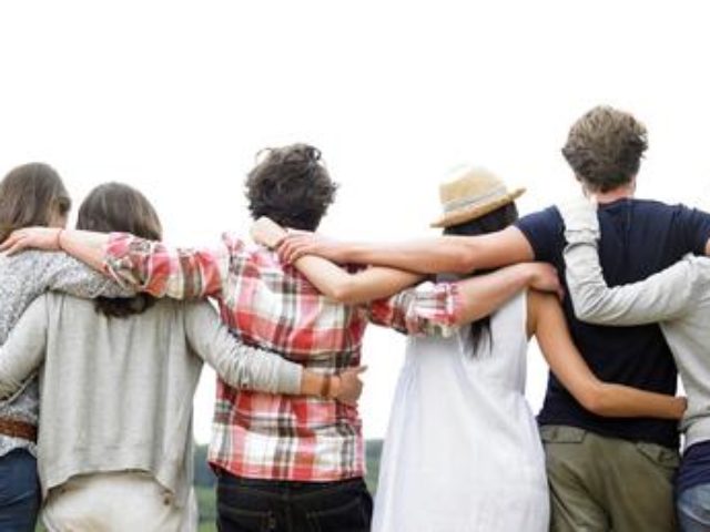 stire-24-ian-prieteni-1