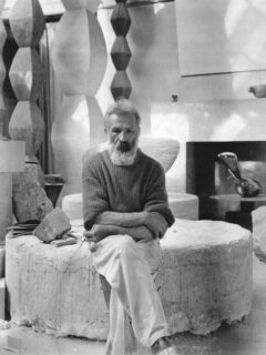 Constantin-Brancusi-Artist-and-Sculptor-9