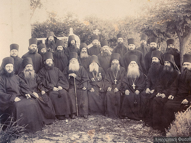 calugari-sfantul-munte-athos