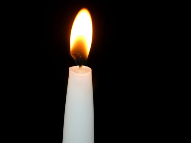 5297447-white-candle-burning