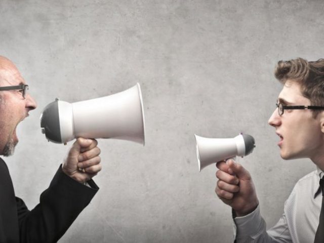 photodune-3715668-business-quarrel-m