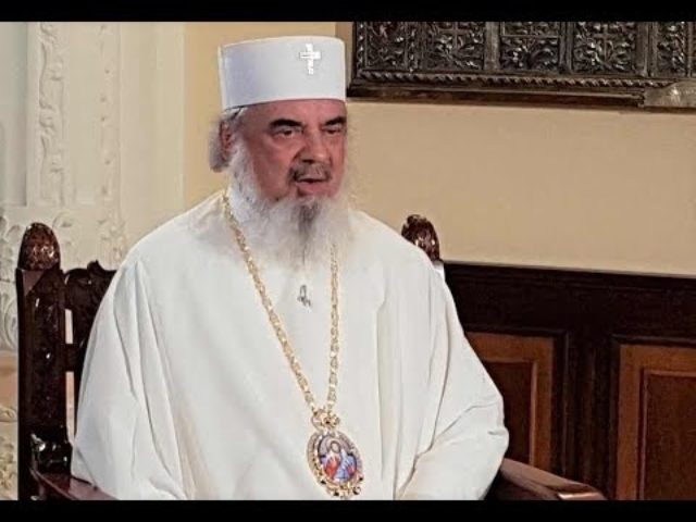 Părintele Patriarh Daniel a oferit un interviu pentru emisiunea Universul credinței a postului public de televiziune cu prilejul împlinirii a zece ani de slujire ca Patriarh al Bisericii Ortodoxe Române. (24 decembrie 2017)
