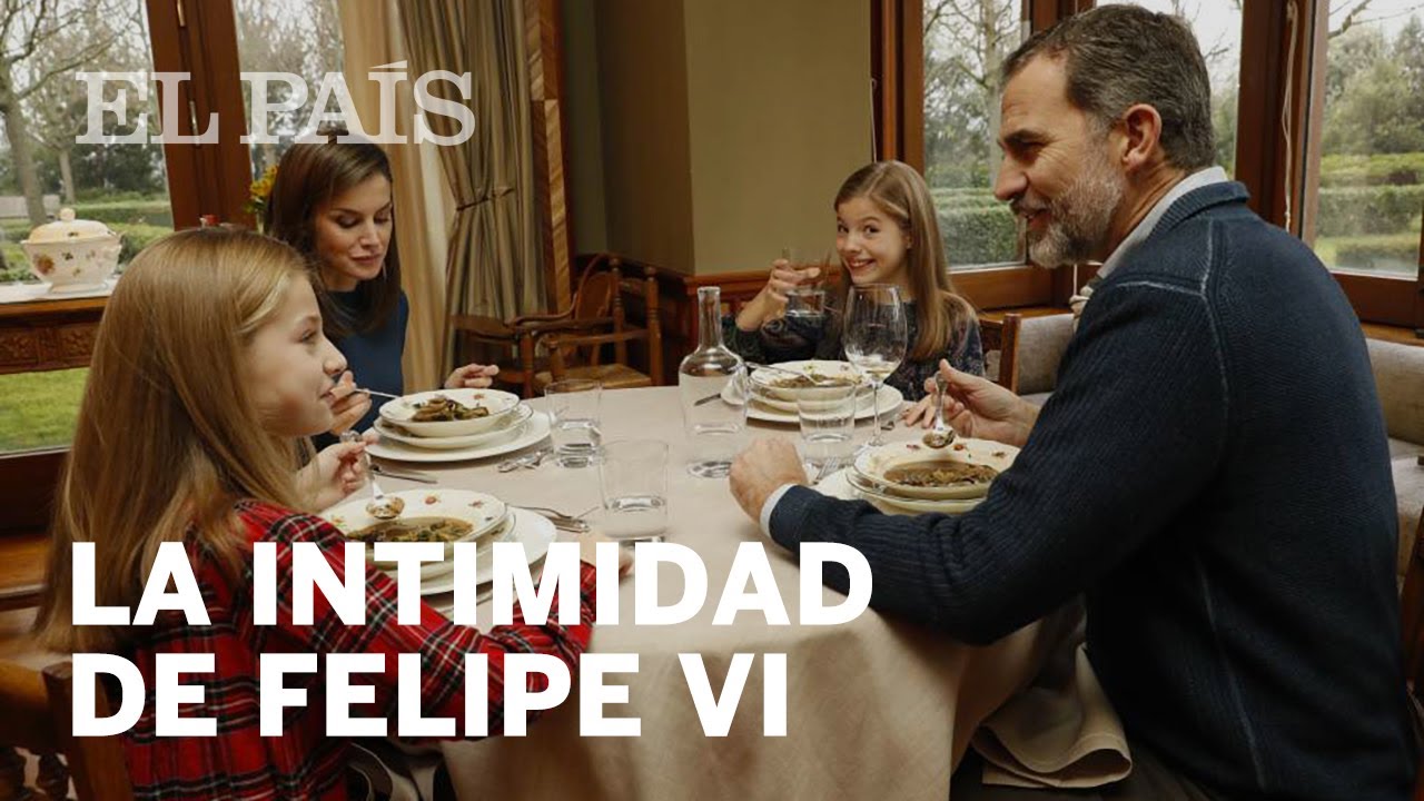 El rey Felipe VI abre las puertas de su casa con motivo de su 50 cumpleaños (30 de enero de 2018). En las imágenes se pueden ver momentos íntimos que comparte con su esposa, la reina Letizia, y sus hijas.