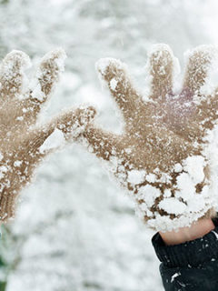 snow-hands-1509964372