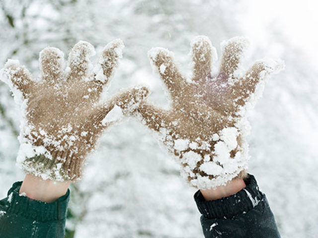 snow-hands-1509964372