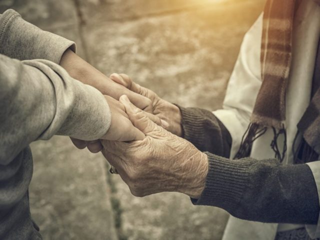 I-a-spus-bunicii-ca-a-fost-inselata-iar-bunica-i-a-spus-sa-faca-asta-1024x683