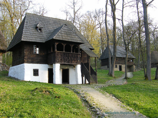 muzeul-satului