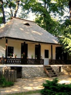 Casa-traditionala-romaneasca-din-zona-Sibiului