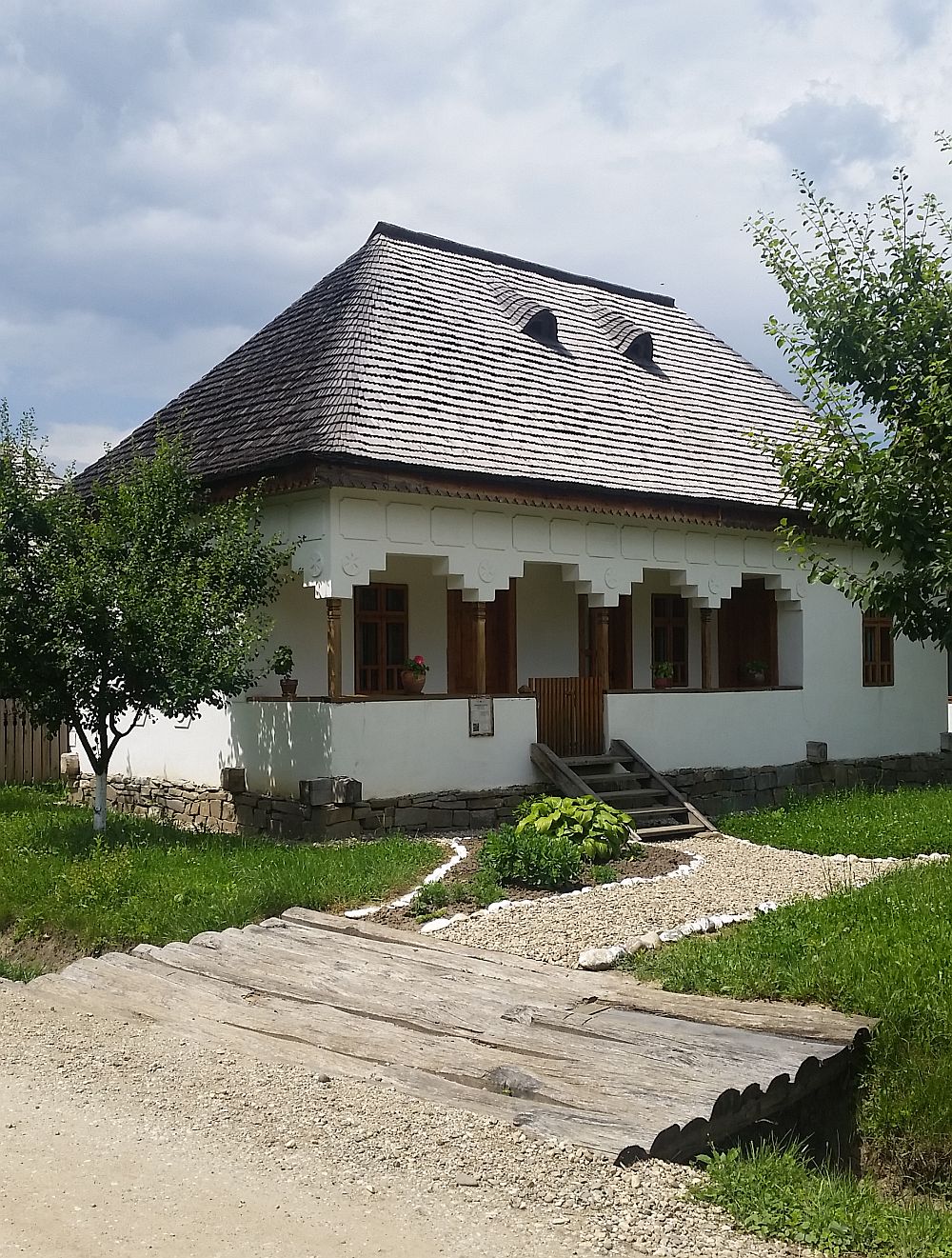 adelaparvu.com-despre-case-traditionale-romanesti-Muzeul-Viticulturii-si-Pomiculturii-Golesti-jud-Arges-Romania-Foto-Adela-Parvu-14