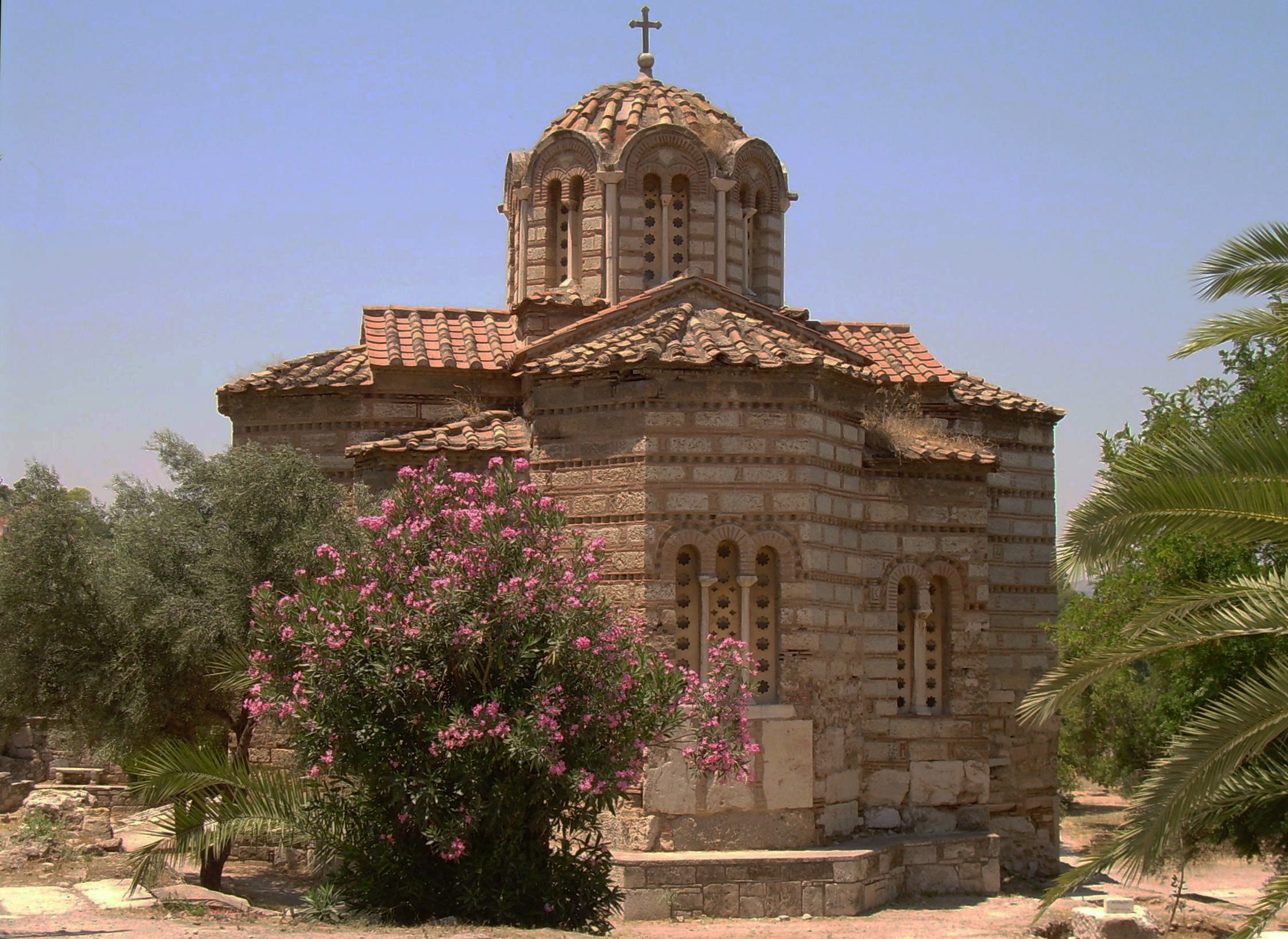 Athens_agora_bizanthian_church_Agii_Apostoli