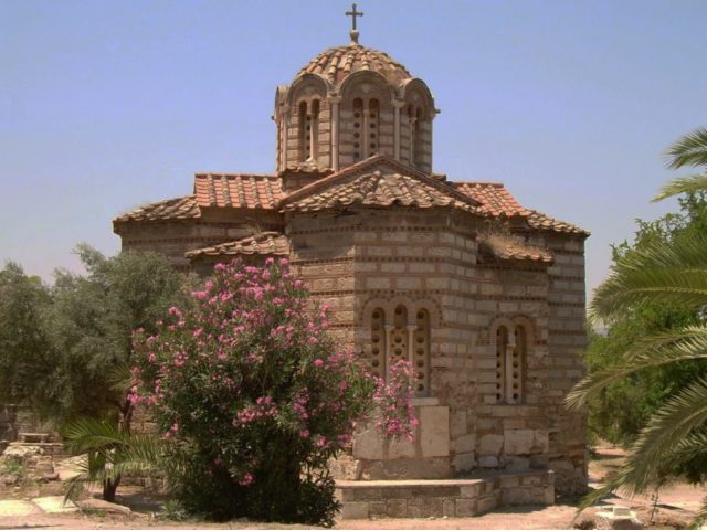 Athens_agora_bizanthian_church_Agii_Apostoli